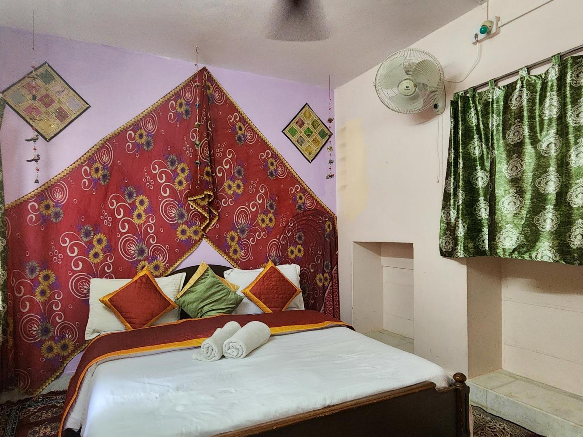 Diamond Guest House Jaisalmer Bagian luar foto